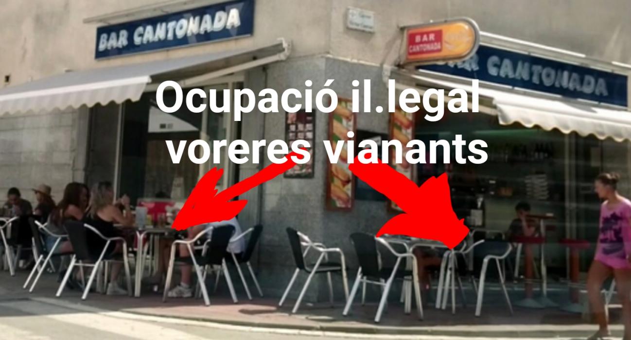 Bar cantonada estartit voreres ocupades